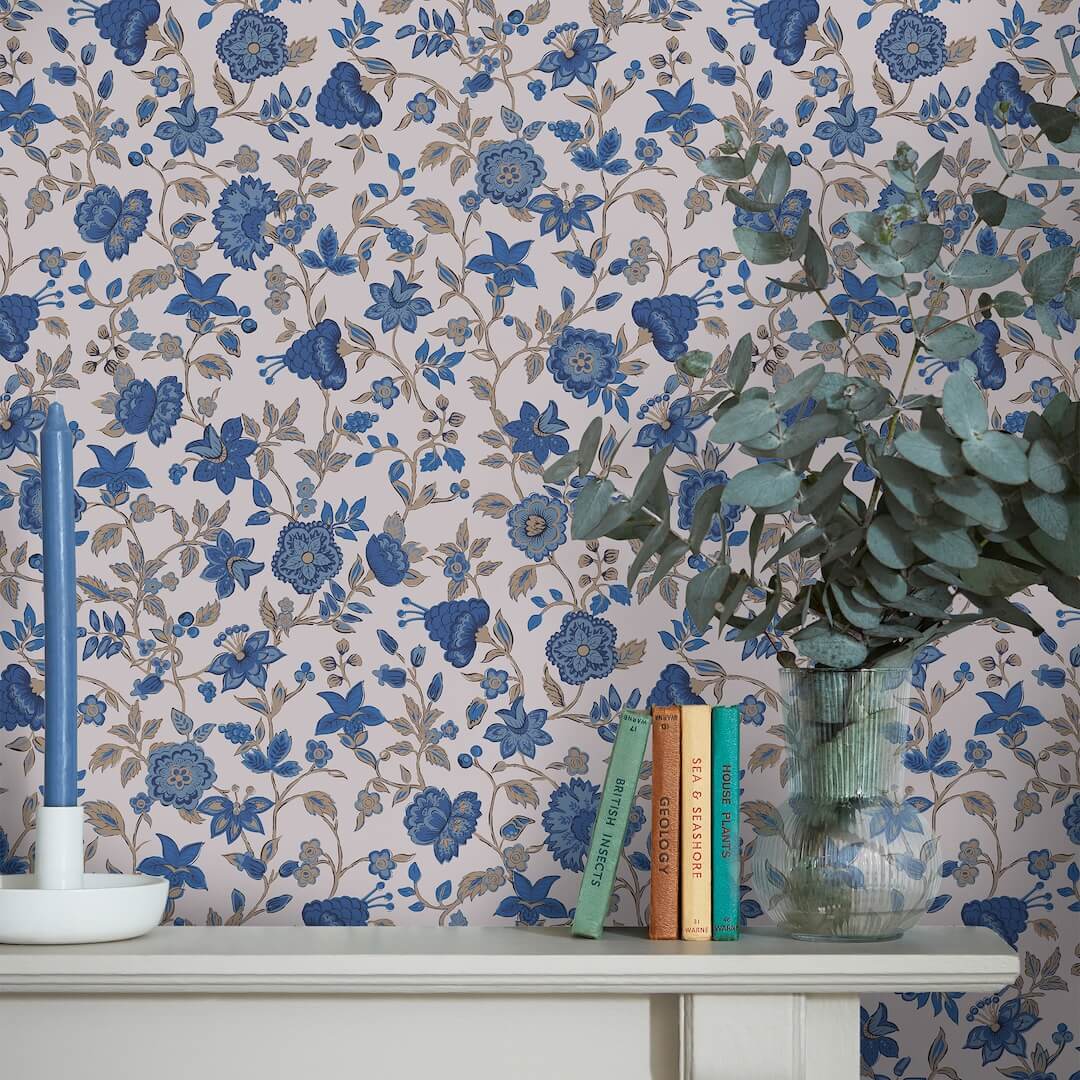 Joules Trailing Scot Cream & Blue Wallpaper