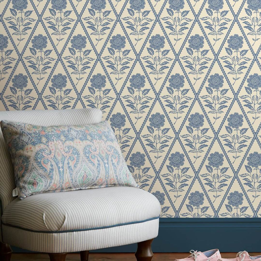 128908 - Joules - Joules Juliet Floral Print Cream & Blue Wallpaper - Decor Warehouse