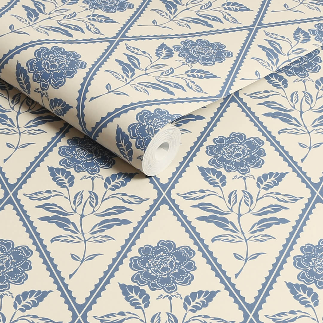 128908 - Joules - Joules Juliet Floral Print Cream & Blue Wallpaper - Decor Warehouse