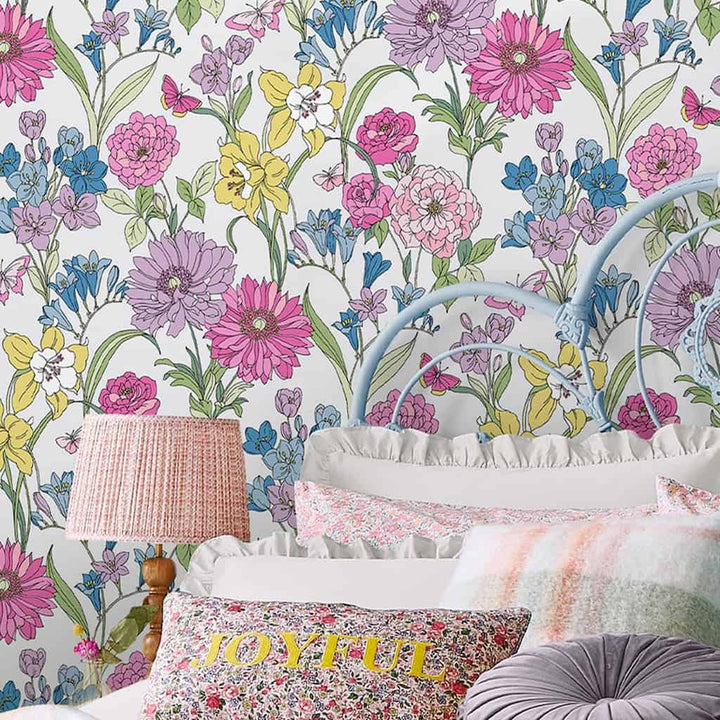 119846 - Laura Ashley - Laura Ashley Gilly Multi Wallpaper - Decor Warehouse