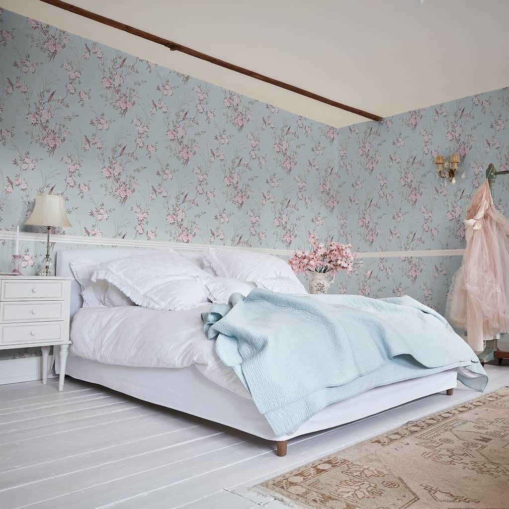 125119 - Shabby Chic by Rachel Ashwell - Shabby Chic by Rachel Ashwell Bird Chinoiserie Blue Wallpaper - Decor Warehouse