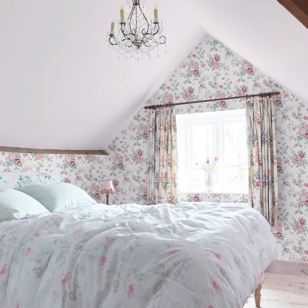 125130 - Shabby Chic by Rachel Ashwell - Shabby Chic by Rachel Ashwell Wild Flower Off White Wallpaper - Decor Warehouse