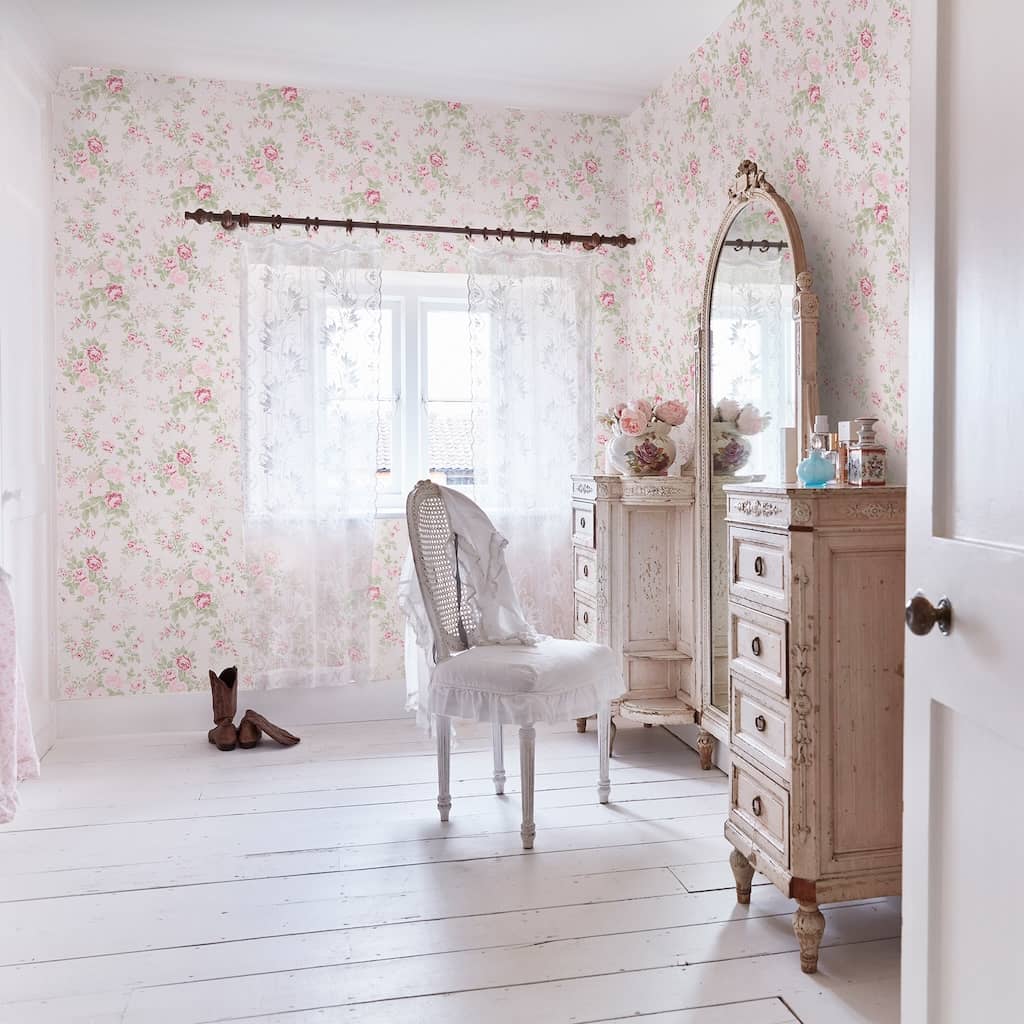 125132 - Shabby Chic by Rachel Ashwell - Shabby Chic by Rachel Ashwell Wild Flower Pink Wallpaper - Decor Warehouse